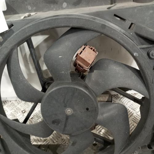 101977389-b989ec7d-2be8-467b-8118-c37165f85334-Piece-Ventilateur-eau-00001253G4-CITROEN-XSARA-PICASSO-PHASE-2-3477afc0c735494e0bb6e667b33fd6806eab44c7f89bd74755bc5e1e76928b43_m.jpg