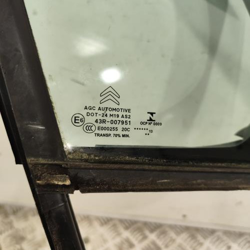 102276838-9ae39395-7b8d-4bbb-9592-280589963dce-Piece-Custode-avant-droit-porte-9806128780-CITROEN-C3-2-PHASE-1-0648f8c1d32d1b3bb752618084bdb3e455f056a45a9e60b68e72182eefcc3cd2_m.jpg