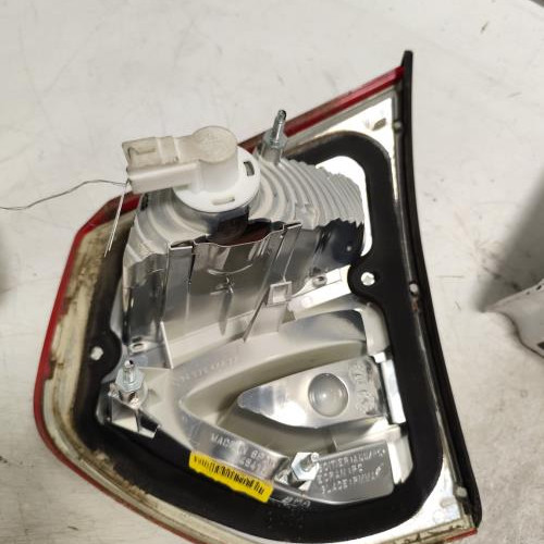 102284340-b92e766c-0e12-4622-b72e-2b0805bb2a32-Piece-Feu-arriere-secondaire-gauche-feux-00006350CC-CITROEN-C4-PICASSO-1-a2d04fd7f7b0b569552e18bbb623edd5cc94d5ccd015eac3412c56496f9cdace_m.jpg