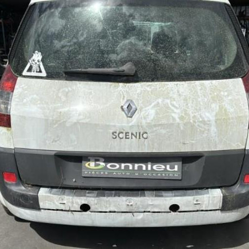 Vehicule-RENAULT-SCENIC-2-PHASE-2-2005-bc881d0ddb8f710b482e47129583fead19866222b1fb0446fe25f83388ac05d3_mtn.jpg