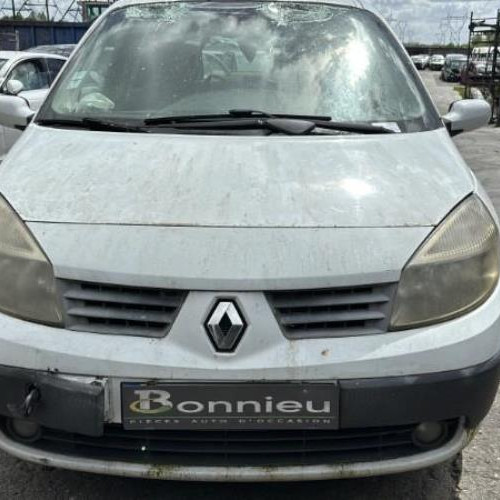 Vehicule-RENAULT-SCENIC-2-PHASE-2-2005-0a13c1ddffeb5aab1c72eb40beeecd484d3be6558e32a070d7efb181f6c3f02e_mtn.jpg