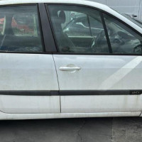 Vehicule-RENAULT-SCENIC-2-PHASE-2-2005-7bedfb31cf5c6e8ef8e6d5a8e2b7409c3b00ba0480ac3f59edff3beb1ab558fa_mtn.jpg