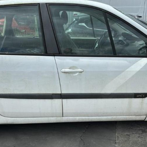 Vehicule-RENAULT-SCENIC-2-PHASE-2-2005-7bedfb31cf5c6e8ef8e6d5a8e2b7409c3b00ba0480ac3f59edff3beb1ab558fa_mtn.jpg