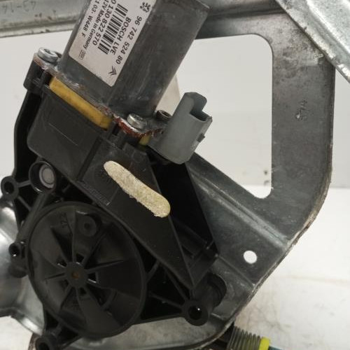 102304469-ac8f98fd-49bc-488f-8402-5d73eae1789b-Piece-Leve-vitre-electrique-avant-gauche-9673155280-PEUGEOT-208-1-PHASE-1-b7166b23dc82e3ca848b3a3fbe310b4b6fcf83b97a2f0f6ac4c922886ec73725_m.jpg