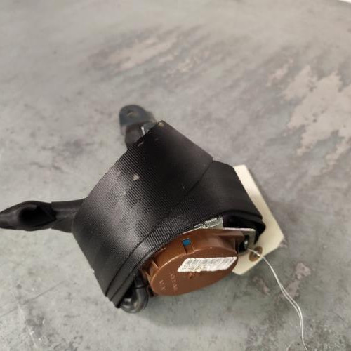 102480750-cbb8da42-935d-4b70-a15b-1535592bc43e-Piece-Ceinture-arriere-gauche-00008974XP-CITROEN-C4-PICASSO-1-55b89df613d992137317b24363de179c8846ed190628d870b0d613f00b128168_m.jpg