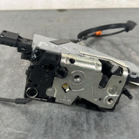 102480757-ea6956de-222c-4afb-8bde-9e3948f71570-Piece-Fermeture-centralisee-arriere-droit-00009138J9-CITROEN-C4-PICASSO-1-6fba18361d630c273e0abb7e446349327552d6ac23dc3f5d92b7d872e2802c75_m.jpg