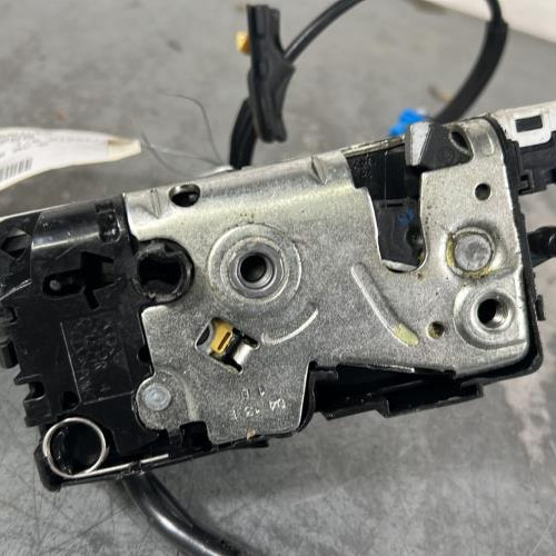 102480759-e3dbdb59-4529-443c-9e2c-ad3c1e48f386-Piece-Fermeture-centralisee-avant-droit-00009136Y8-CITROEN-C4-PICASSO-1-aed4e8e5bbd42edc8ff6270f0a1da40e44a73e4a603253f7c2f19ebe6705e1bf_m.jpg