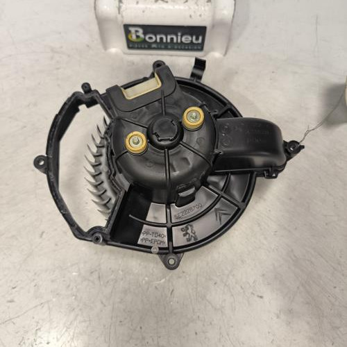 102481477-262afb4a-90e6-417d-bfdd-4ad60c456750-Piece-Ventilateur-chauffage-00006441CG-CITROEN-C4-PICASSO-1-70123e3f7ad4819aa0c5646dc01da04789ed2d24b034ca387c3812f7b4b02d57_m.jpg