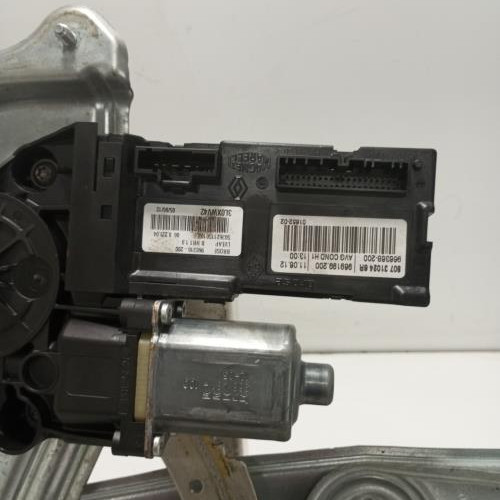 102486452-c040f846-6ac4-47a0-8363-a4887c43bccd-Piece-Leve-vitre-electrique-avant-gauche-807216718R-RENAULT-MEGANE-3-PHASE-2-BREAK-453970f58d85eecce5ecedca7aac95fd36c45b0afc0b8fccb4097f2a5e8a83ed_m.jpg