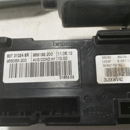 102486452-ccd816bb-6219-4d7a-a3c1-810ffef7c192-Piece-Leve-vitre-electrique-avant-gauche-807216718R-RENAULT-MEGANE-3-PHASE-2-BREAK-e555bb85865270f7a50cdc7b2f87b49b3f60cbd030a96f117c618c06719259cc_m.jpg