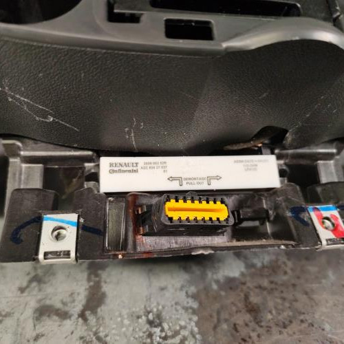 102486459-a2345bab-ff90-4398-9c8a-c54833f2ec7b-Piece-Planche-de-bord-complete-681007196R-RENAULT-MEGANE-3-PHASE-2-BREAK-8d2478fd098202fa46f7ea648aa515a19b5fe6d6ce75cfb7320f379dc9f3fa4f_m.jpg