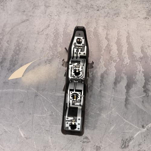 102544752-78297259-e233-40b6-a167-a2809af991e8-Piece-Platine-feu-arriere-gauche-RENAULT-GRAND-SCENIC-2-PHASE-1-95a70983ab8f56fe0a6435ae22351b6f60394d86f23185632a18bc693b1ff010_m.jpg