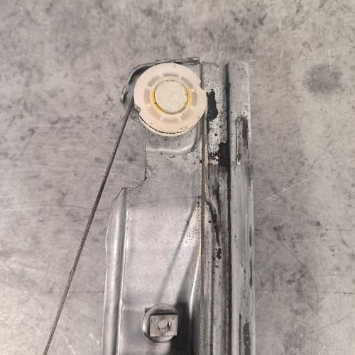 102545348-2ece71b6-00fe-45c1-8751-50d11d15d260-Piece-Leve-vitre-electrique-avant-gauche-8201010937-RENAULT-GRAND-SCENIC-2-PHASE-1-840fadf6064ec91f06eb94165027b33c9d4a7b9c2e803efa85a8d7c7d3ec5ffa_m.jpg