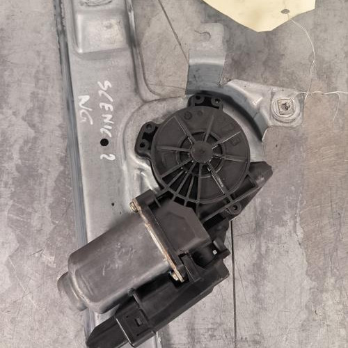 102545348-fae7fcfe-a5b6-4dec-81cc-c57a31bb805e-Piece-Leve-vitre-electrique-avant-gauche-8201010937-RENAULT-GRAND-SCENIC-2-PHASE-1-f1b647af92af5918cb6fb0068a650c6f108238db6490ee4668219cce52e16a9d_m.jpg