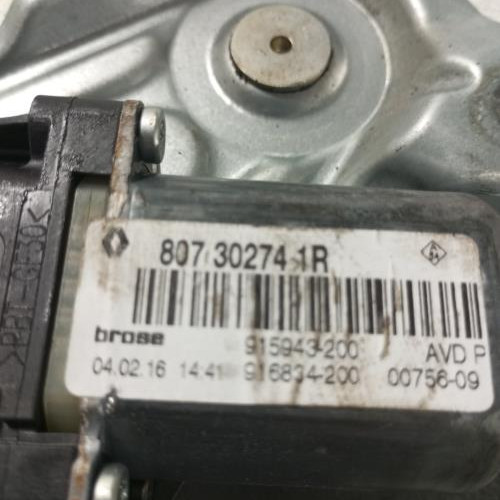 102550842-72004de0-dc1b-45ab-b435-fac3922861d8-Piece-Leve-vitre-electrique-avant-droit-807205115R-RENAULT-SCENIC-3-PHASE-3-3d3782b5dff5f8c5a75297bbe1f0590854f7b271f94c022da46824aac21bd315_m.jpg