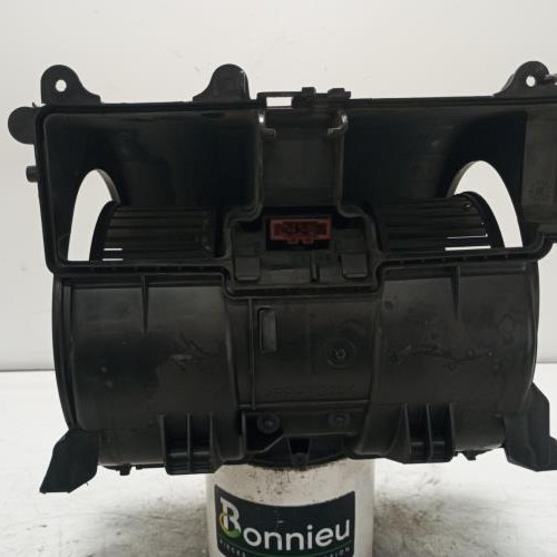 102551297-85314728-8539-4709-af29-385436a6b803-Piece-Ventilateur-chauffage-272109961R-RENAULT-SCENIC-3-PHASE-3-652b87d9ab0a06cd83a94337b54e0c95f9c2002bc9cb2678807ab1d7ab4e5195_m.jpg