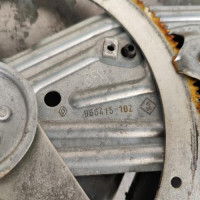 102697414-33b92db7-af2a-4936-9e7b-187f226b33a9-Piece-Leve-vitre-electrique-avant-droit-807205115R-RENAULT-GRAND-SCENIC-3-PHASE-1-70b22e07554d820ccca2c92345109e2de369a4ac5420383316a2d7049a2f4acb_m.jpg