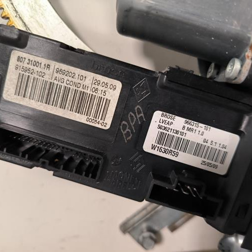 102697415-0f869dc9-62b5-46d9-8cac-cc45efa37a15-Piece-Leve-vitre-electrique-avant-gauche-807212569R-RENAULT-GRAND-SCENIC-3-PHASE-1-9de7305c07f952938c25e7d28a2bab0a6bda3d0de534ca32c2ae5f0e258ae06d_m.jpg