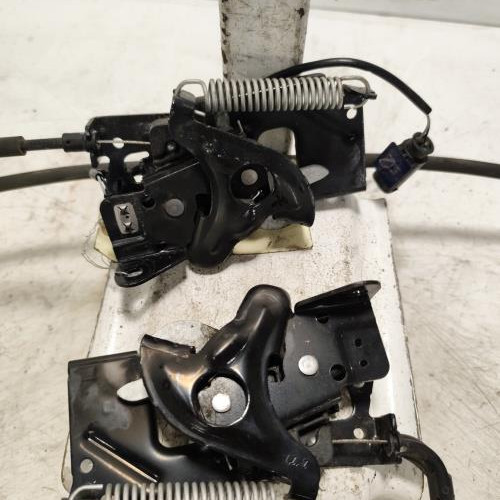 102771383-f0c4e1d2-8c92-4307-a3e4-b7ae62cc5c35-Piece-Fermeture-de-capot-51237242549-BMW-SERIE-1-F20-PHASE-2-a19da17eda478e05b2b62aec48d075223754b1947a52e2b9223f0f77ab4b1ed3_m.jpg