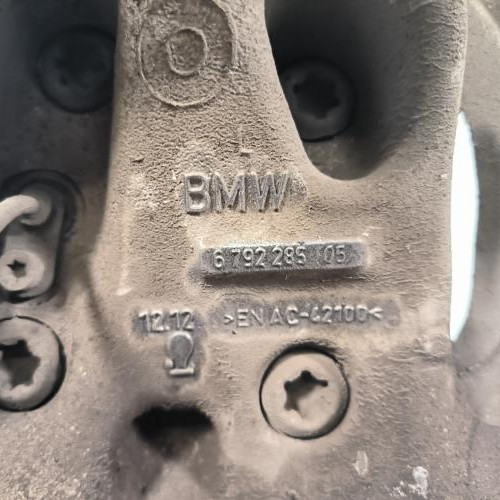 102773325-b6e73d9b-58c0-4252-bd77-5edd83d67c90-Piece-Fusee-avant-gauche-31216853651-BMW-SERIE-1-F20-PHASE-2-02209e94ff0931cbb4442e67a93766dc41034b02fd5fe115a0ba9d311676968f_m.jpg