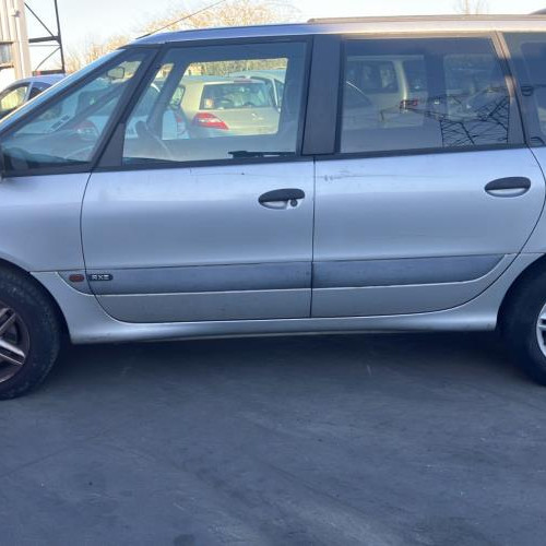 Vehicule-RENAULT-ESPACE%25203-2000-59eb5ac777f953256f4a66342271c48a40b8ba717044733bca76b709a5259768_m.jpg