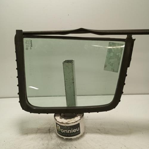 102935732-ff22e1f7-65f7-4c59-b804-a102e13df94c-Piece-Custode-arriere-droit-porte-7700842897-RENAULT-CLIO-2-PHASE-2-65843ea266f3746216f425e1ba20270f35bf7085cd7f37b8a5f8b0071ab70958_m.jpg