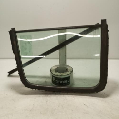 102935734-5650702d-587b-46f5-8776-1a9f0357caae-Piece-Custode-arriere-gauche-porte-7700842895-RENAULT-CLIO-2-PHASE-2-36c6601d57bf58a8136919801e73c83c7d85b51542b0896b2ec691b1d977ff7c_m.jpg