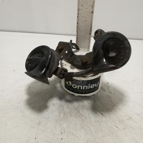 103062267-d619c5dd-7a47-442c-9c44-7e71261cd059-Klaxon-13253734-OPEL-ZAFIRA-B-PHASE-1-abc9e98f35a9a725f0626c426b5c0b4f8d466fda67e11a9c563380627a01ed26_m.jpg
