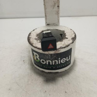 103072753-1d0061ba-c412-467d-bf96-406c80863c4b-Piece-Bouton-de-warning-98170430ZD-PEUGEOT-PARTNER-3-e4abc5b7aa580178bc4248cda4f836c695307aa97f76aa11db5f0b7868c8225e_m.jpg