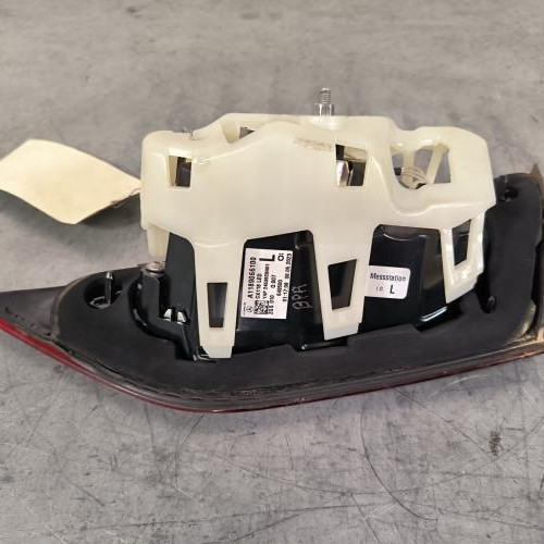 103117104-8af4b152-610f-4418-a503-68c0cb3e9afa-Piece-Feu-arriere-secondaire-gauche-feux-1189066100-MERCEDES-CLASSE-CLA-118-PHASE-1-COUPE-07b56fccb637b873353a2c002b14af8355912fbc746c919c429fa551a71d4092_m.jpg