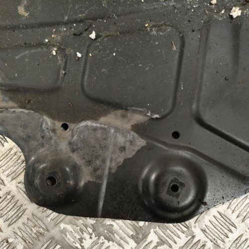 103122140-d05e4e0d-addc-4c1c-8e87-083c24c148e7-Piece-Cache-sous-moteur-1775240500-MERCEDES-CLASSE-CLA-118-COUPE-16f2b1238114b02ebb2a6f880af2d83cff4cb387ff1ce141a759c5bdb52faf30_m.jpg