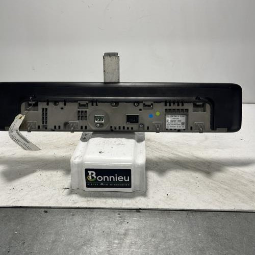 103122152-c30a12c7-a7bc-449d-ae66-12118f284e9d-Piece-Ecran-GPS-2479008211-MERCEDES-CLASSE-CLA-118-COUPE-3c6976f83e3a09e5700f22725c670fc6601c164063b42758121d7de034dda97c_m.jpg