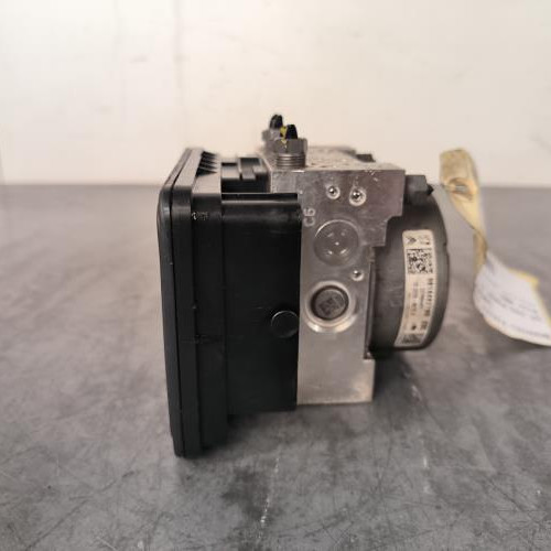 103139463-5cb5309f-fcee-491e-aa5d-a5c89812ea88-Piece-Bloc-ABS-freins-anti-blocage-1616762980-DS-DS3-PHASE-2-a43a54aa1f31397a30bcc788ea402b076c2814e9b7b99274c6570f9e64993106_m.jpg