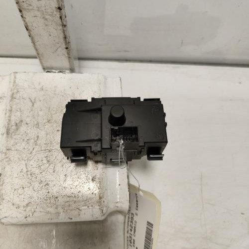 103142393-e04c66ab-52ac-4d51-aa66-89b76dbbb4ed-Piece-Commodo-phare-61319169406-BMW-SERIE-1-E88-CABRIO-ea4d7ad06c9b533ee068a31c9295b8c75249e40eb8b01ee730f4e2a9cb2d1d51_m.jpg