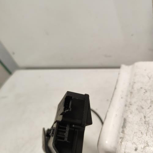 103142402-d8246b46-d92c-4c38-8bd4-11e409380649-Piece-Fermeture-centralisee-coffre-51247840617-BMW-SERIE-1-E88-CABRIO-42c670cc414e6f63c4eb16e531e765c969dc8036bf6cb7826e10a19b6174a224_m.jpg