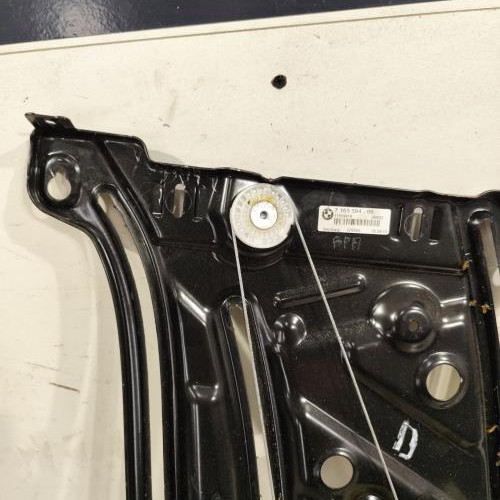 103142403-39a8a67d-613b-44ab-b9fc-20ea16ae58e2-Piece-Leve-vitre-electrique-arriere-droit-BMW-SERIE-1-E88-CABRIO-89a40581d373abb9b36d9623f01c3c7f892c7e315d2e3000a0083025536c202e_m.jpg