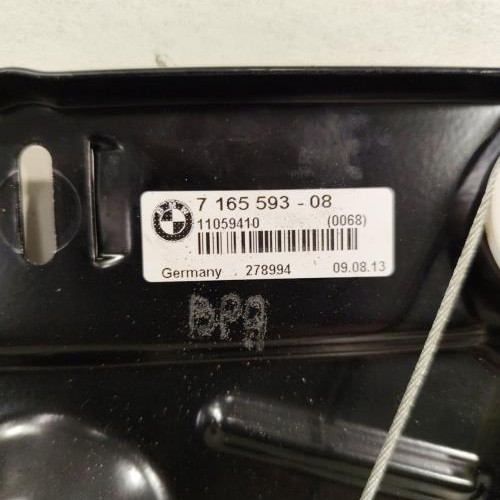 103142405-2d00f331-5822-45e5-8d3f-1b44359df414-Piece-Leve-vitre-electrique-arriere-gauche-BMW-SERIE-1-E88-CABRIO-a333c48b8c709dc99b7f32e0a11394c4352503b57d679b65c8ea77c3c008cb06_m.jpg