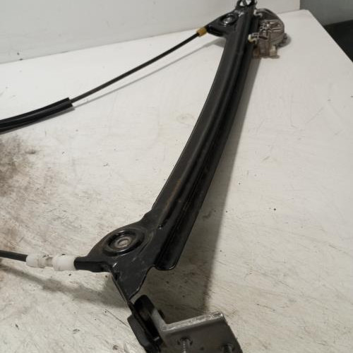 103142406-f8681d6f-cd59-4827-a7b1-7912380ebf08-Piece-Leve-vitre-electrique-avant-droit-51337165596-BMW-SERIE-1-E88-CABRIO-f5d14cff71320122962af7900ea95b28b2bc2f9c233cf2dbb8cb4c29830a098f_m.jpg