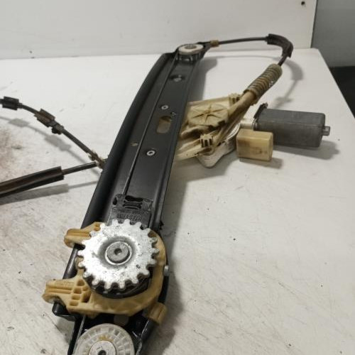 103142407-8c5d593d-91f8-4ef7-9e23-5f9b85e05622-Piece-Leve-vitre-electrique-avant-gauche-51337165595-BMW-SERIE-1-E88-CABRIO-be1f21cfd9db9b00a8a1efee9f437b78c04576e548257a2ce93dddbfb0a1b0ef_m.jpg