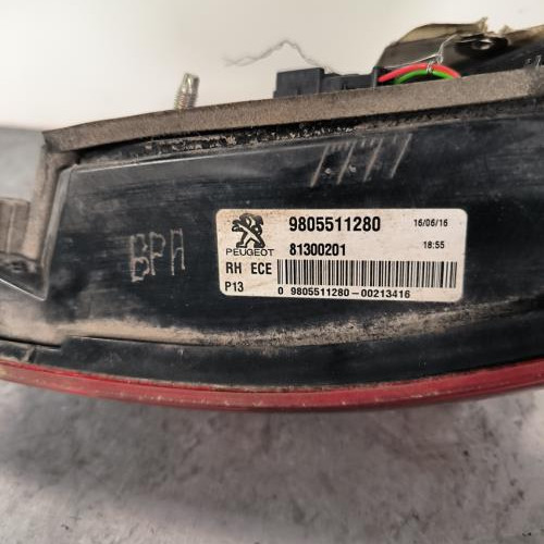 103162381-34b6a70b-64f3-4337-a21e-5738bfe06508-Piece-Feu-arriere-secondaire-droit-feux-9805511280-PEUGEOT-3008-1-PHASE-2-35dcef15e26074cc3ba539bff522b728ed735901c0630b46f83df95dd95ab3e9_m.jpg