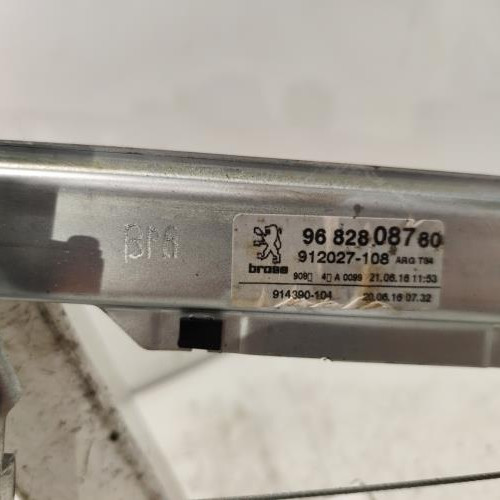 103162757-e6214aaa-316f-41fe-8b10-6bb479ffbc94-Piece-Leve-vitre-electrique-arriere-gauche-1607675380-PEUGEOT-3008-1-PHASE-2-df173c0c419f8c09b68e60cc70a2debd50446dc4078db3183f54b6af9d000fab_m.jpg