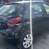 Vehicule-PEUGEOT-208%25201%2520PHASE%25202-2019-efbb655982c60e0fd85a5ddbf90518ebb9899a47e837e4bc5ef1405a5a0a546a_m.jpg