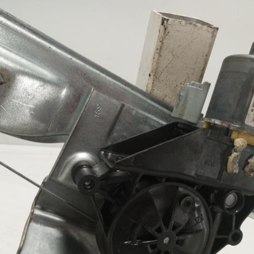 103177918-9c35eb77-1605-4fca-94d3-59511ff62221-Piece-Leve-vitre-electrique-avant-gauche-9673154480-PEUGEOT-208-1-PHASE-2-b26470946c47aabb238d3397b6f15782424be6b6d08f3109b49a749de74c8a89_m.jpg