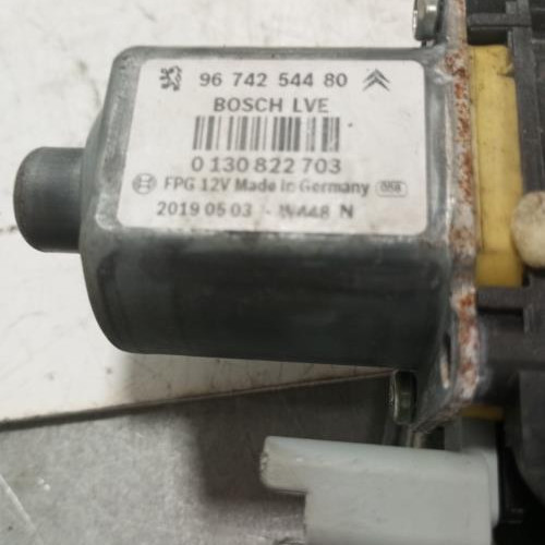 103177918-7f1b6cd1-26a6-4c20-984b-c57024e7e416-Piece-Leve-vitre-electrique-avant-gauche-9673154480-PEUGEOT-208-1-PHASE-2-83e8fcc012838c409208a4ae6c94f658916907bb6920bdf048d43ee6467ab30e_m.jpg