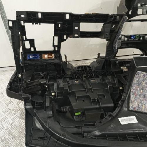 103177927-fcb397e8-2d61-4d5b-9ee9-765ec1a0f7ba-Piece-Planche-de-bord-complete-16077378ZD-PEUGEOT-208-1-PHASE-2-a04b88707cbcfe6c2bf8d7babed426c97d2f6e014b2d6c8e50616338189f943c_m.jpg