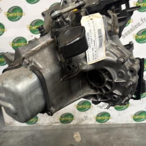 103179122-94222d03-1248-4d8c-b90c-63b869d93dce-Piece-Boite-de-vitesses-9810688480-PEUGEOT-208-1-PHASE-2-4ae278bab4c7f907c7bad75b13c29216c18f9af7301445762e5a2821f7c6b33d_m.jpg