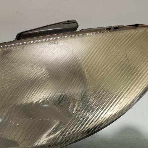 103266879-0bdf5b40-5bbd-4171-8912-dde0b372970b-Piece-Optique-avant-principal-gauche-feuxphare-6204S7-PEUGEOT-206-PHASE-2-be210aeed43696aa45774d860ab0d8cb8a4fff9a1e9e84cd53564a5cfbdf1b8e_m.jpg