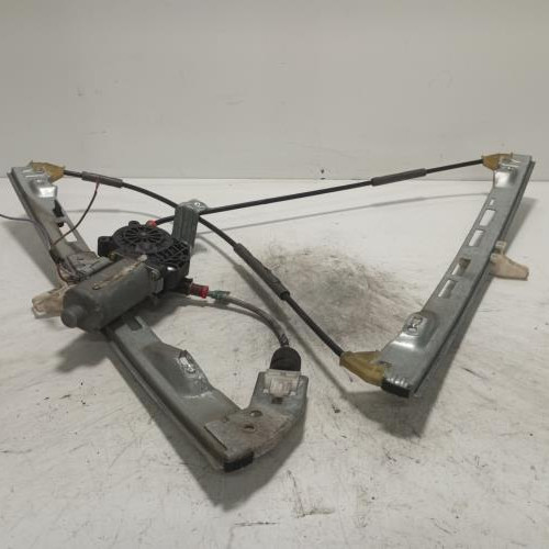 103267025-09b85a57-9d4a-4c3e-8c6a-84e6e1f1a369-Piece-Leve-vitre-electrique-avant-droit-9222F8-PEUGEOT-206-PHASE-2-1e0ec24772ca79f2e084676b615b8f90cf9053dc3ca1ceb9f146b03e02e01f1f_m.jpg
