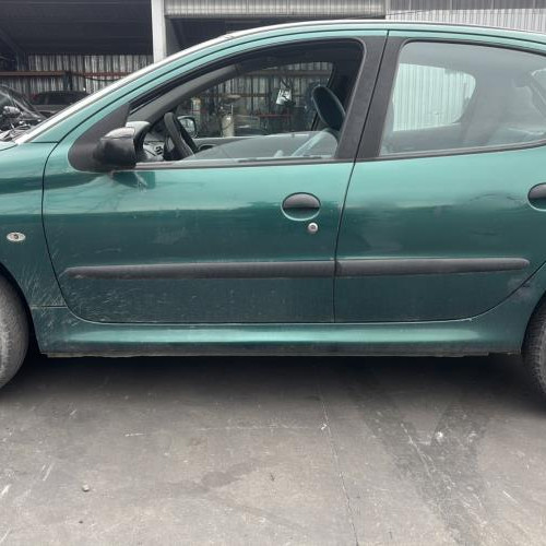 Vehicule-PEUGEOT-206%2520PHASE%25202-2001-cafdc875c5383c1f5749fbde3462c72e3c6f0d978b586c0cf2ea31ee8f8c8d04_m.jpg
