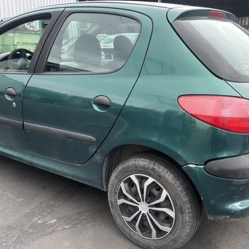 Vehicule-PEUGEOT-206%2520PHASE%25202-2001-772398b0ec1feed64febd35acbf0591457ae9ec70df4a24f9f3d66643b05cb86_m.jpg